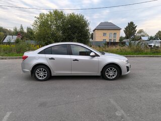 2015 Chevrolet Cruze I Рестайлинг, серебристый, 880000 рублей, вид 3