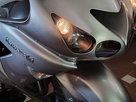 2007 Kawasaki ZZR 1400, серебристый, 850000 рублей, вид 3