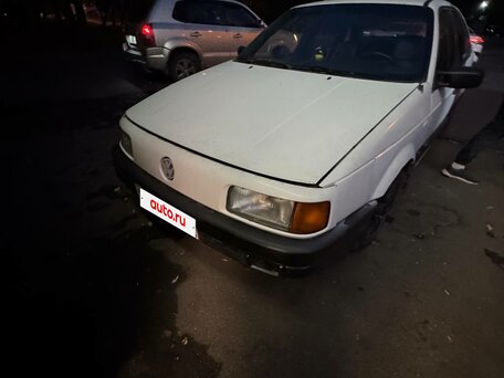 1989 Volkswagen Passat B3, белый, вид 1