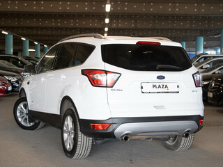 2017 Ford Kuga II Рестайлинг, белый, 1419000 рублей, вид 4