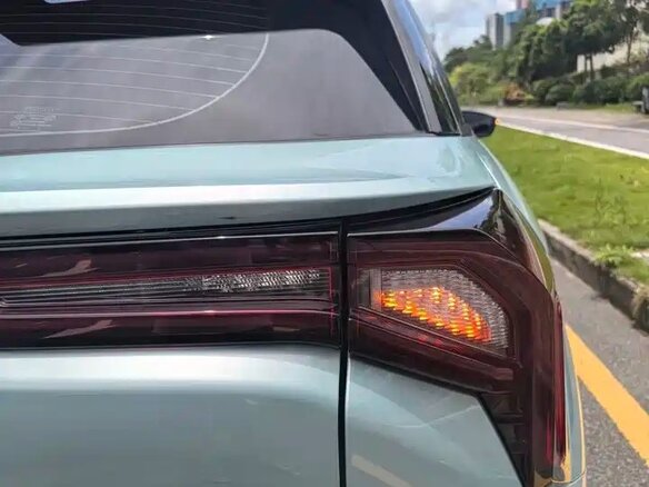 2023 Geely Geometry E 33.5 kWh, голубой - вид 13