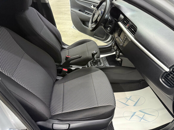 2018 Kia Rio IV, серебристый, 1250000 рублей - вид 14