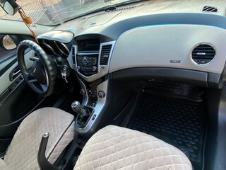 2012 Chevrolet Cruze I Рестайлинг, серебристый, 700000 рублей, вид 3
