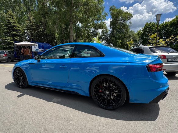 2022 Audi RS 5 II (F5) Рестайлинг, синий, 7850000 рублей - вид 7