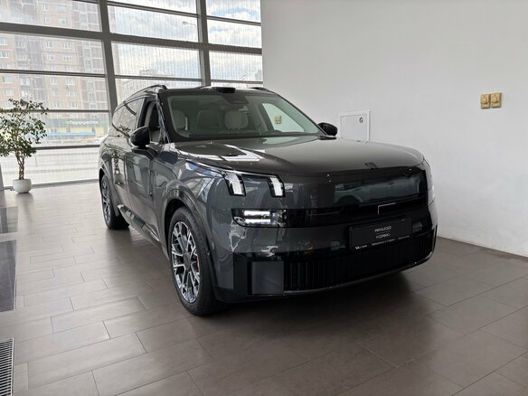 2026 Lynk & Co 900, чёрный - вид 33