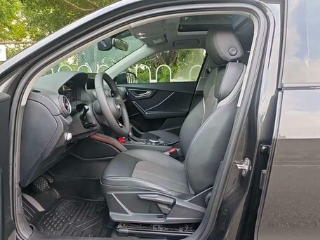 2020 Audi Q2 L e-tron I, чёрный, 1563000 рублей, вид 5