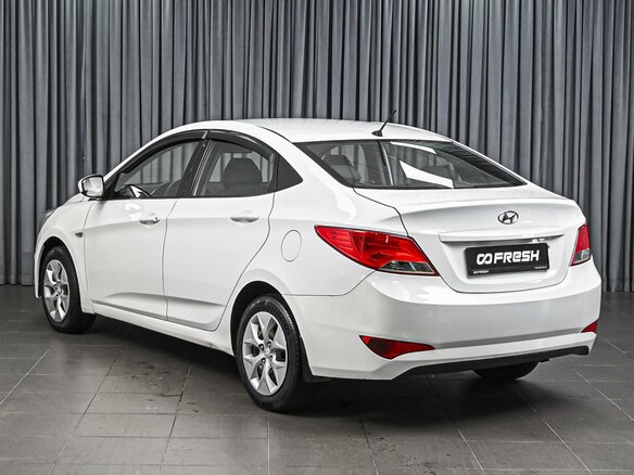2015 Hyundai Solaris I Рестайлинг, белый - вид 1