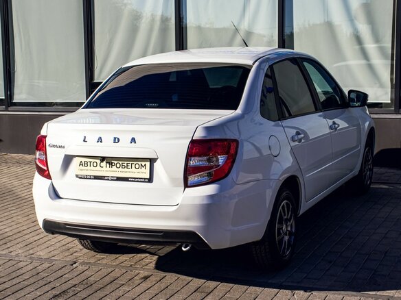 2024 Lada (ВАЗ) Granta I Рестайлинг, белый, 770000 рублей - вид 4