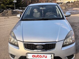 2011 Kia Rio II Рестайлинг, серебристый, 650000 рублей, вид 1