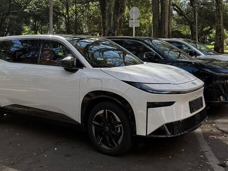 2026 Toyota bZ3X 58.3 kWh, белый, 2930000 рублей, вид 5