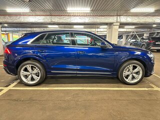 2021 Audi Q8 45 TDI I (4M), синий, 8500000 рублей, вид 4