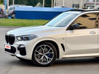 2018 BMW X5 50i IV (G05/G18), белый, 4300000 рублей, вид 5