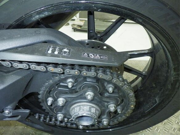 2021 Triumph Speed Triple, чёрный, 1200000 рублей - вид 12