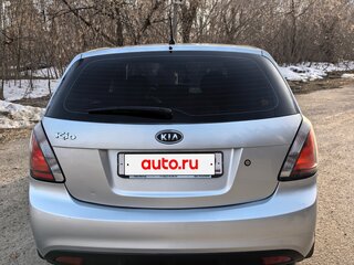 2011 Kia Rio II Рестайлинг, серебристый, 650000 рублей, вид 2