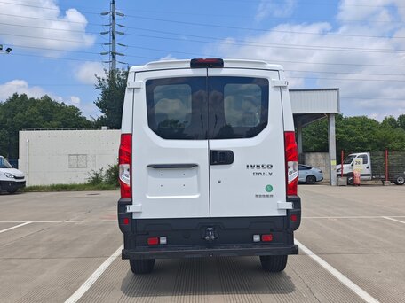 2026 Iveco Daily, белый, 8900000 рублей, вид 4