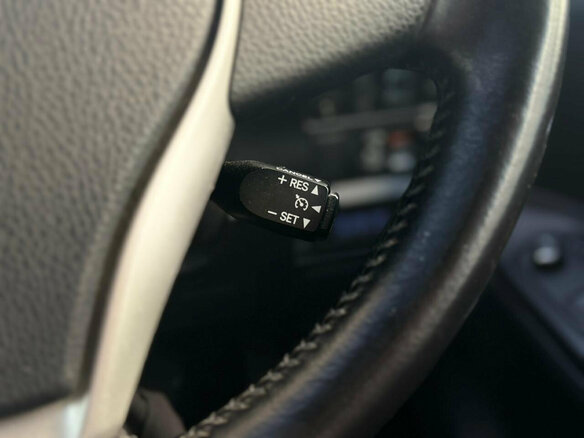 2016 Toyota Noah III (R80), белый, 1695000 рублей - вид 24