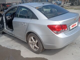 2011 Chevrolet Cruze I, серебристый, 600000 рублей, вид 4