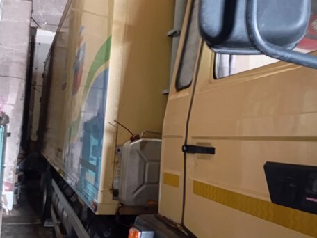 1991 Renault G230, жёлтый, 800000 рублей, вид 2