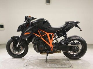 2016 KTM 1290 Super Duke R, чёрный, 850000 рублей, вид 1