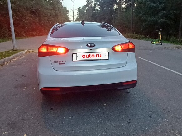2019 Kia Cerato III Рестайлинг (Classic), белый, 1550000 рублей - вид 13