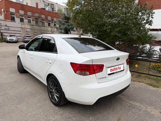 2011 Kia Cerato 6-speed II, белый, 700000 рублей, вид 5