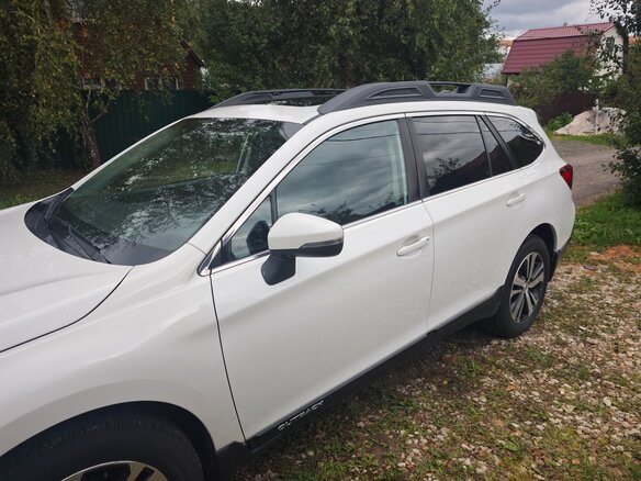 2018 Subaru Outback V Рестайлинг, белый, 2700000 рублей - вид 6