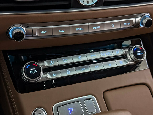 2021 Genesis G90 Limousine I Рестайлинг, чёрный, 5840000 рублей - вид 21
