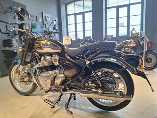 2026 Royal Enfield Classic 650, чёрный, 714000 рублей, вид 2