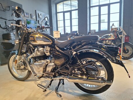 2026 Royal Enfield Classic 650, чёрный, 714000 рублей, вид 2
