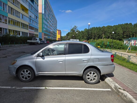 1999 Toyota Platz, серый, 365000 рублей - вид 3