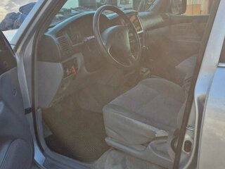2005 Toyota Land Cruiser 105 100 Series Рестайлинг 2, серебристый, 3100000 рублей, вид 4