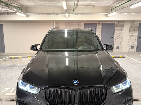 2022 BMW X5 M50d IV (G05/G18), чёрный, 9500000 рублей - вид 1