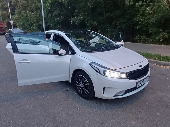 2019 Kia Cerato III Рестайлинг (Classic), белый, 1550000 рублей - вид 7