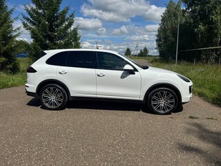 2016 Porsche Cayenne S Diesel II Рестайлинг (958), белый, 5800000 рублей, вид 4