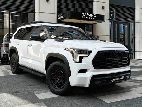 Toyota Sequoia III
