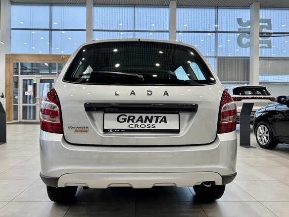 2026 Lada (ВАЗ) Granta Cross I Рестайлинг, серебристый, 1233540 рублей - вид 4