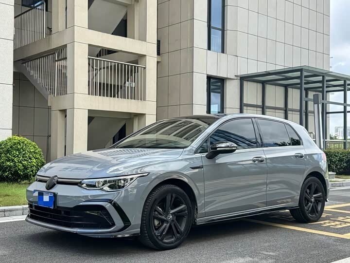 Открыть фотографии: Volkswagen Golf VIII
