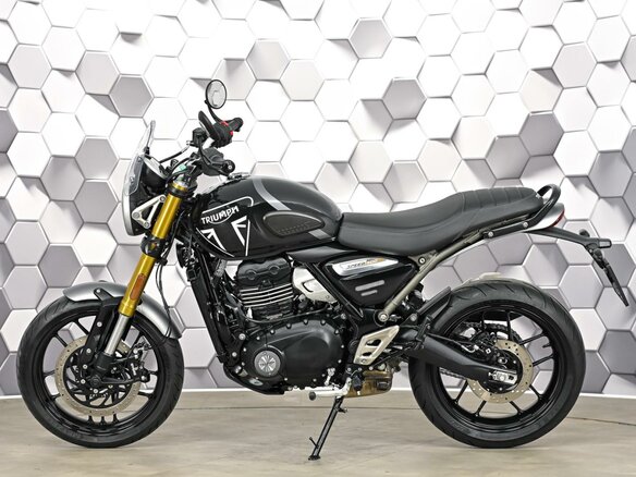 2024 Triumph Speed 400, чёрный, 577000 рублей - вид 3