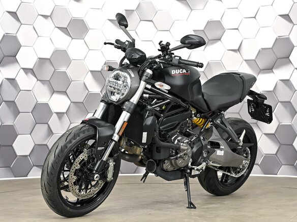 2019 Ducati Monster 821, чёрный, 769000 рублей - вид 1