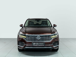 2019 Volkswagen Touareg III, красный, 4580000 рублей, вид 2