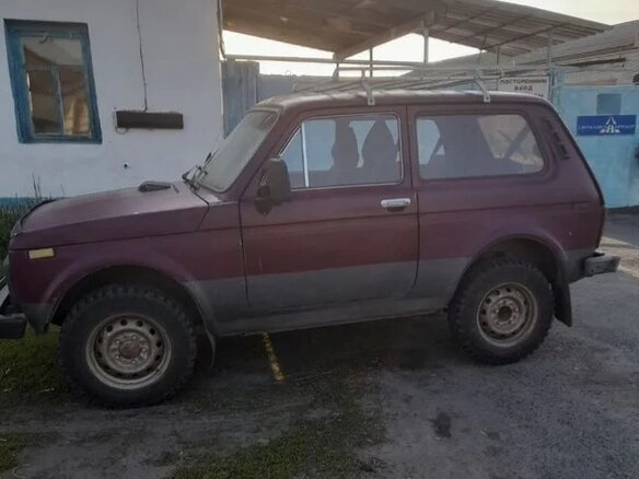 2001 Lada (ВАЗ) 2121 (4x4) I Рестайлинг, пурпурный, 300000 рублей - вид 4