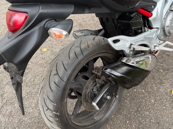 2011 Suzuki SFV 650 Gladius, чёрный, 330000 рублей - вид 9