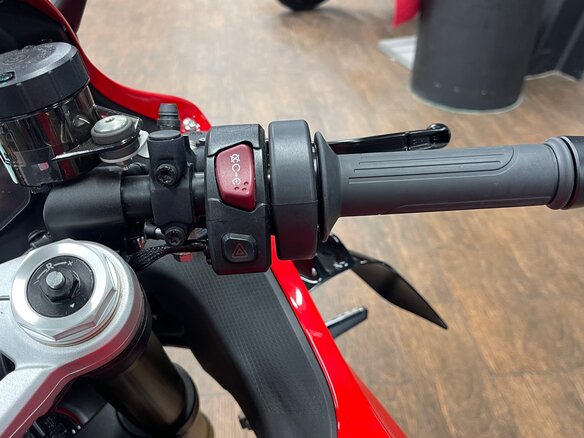 2026 QJMotor SRK 800 RR, красный, 859000 рублей - вид 13