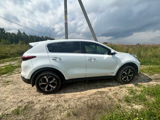 2020 Kia Sportage IV Рестайлинг, белый, 2390000 рублей, вид 4