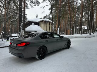 2020 BMW 5 серии 530d xDrive VII (G30/G31/G38) Рестайлинг, серый, 6300000 рублей, вид 3