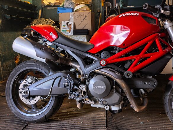2009 Ducati Monster 696, красный, 380000 рублей - вид 6