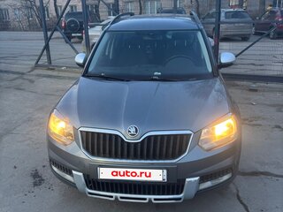 2015 Skoda Yeti I Рестайлинг, серый, 1900000 рублей, вид 2