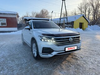 2019 Volkswagen Touareg III, белый, 6500000 рублей, вид 3