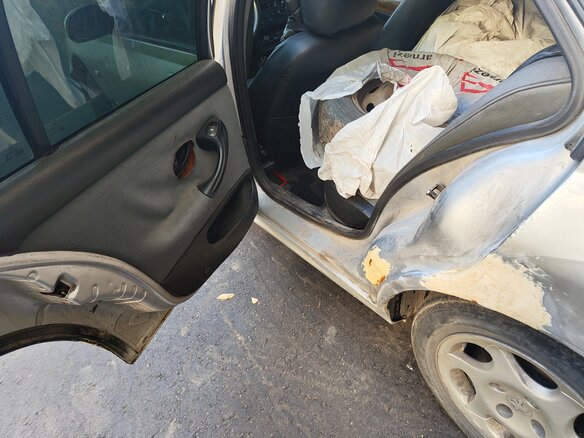 2001 Peugeot 406 I Рестайлинг, серебристый, 176000 рублей - вид 21