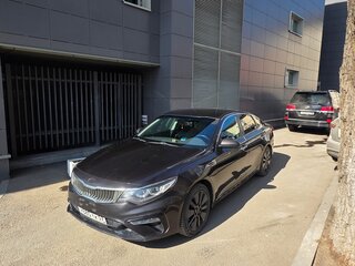 2018 Kia Optima IV Рестайлинг, коричневый, 1700000 рублей, вид 1